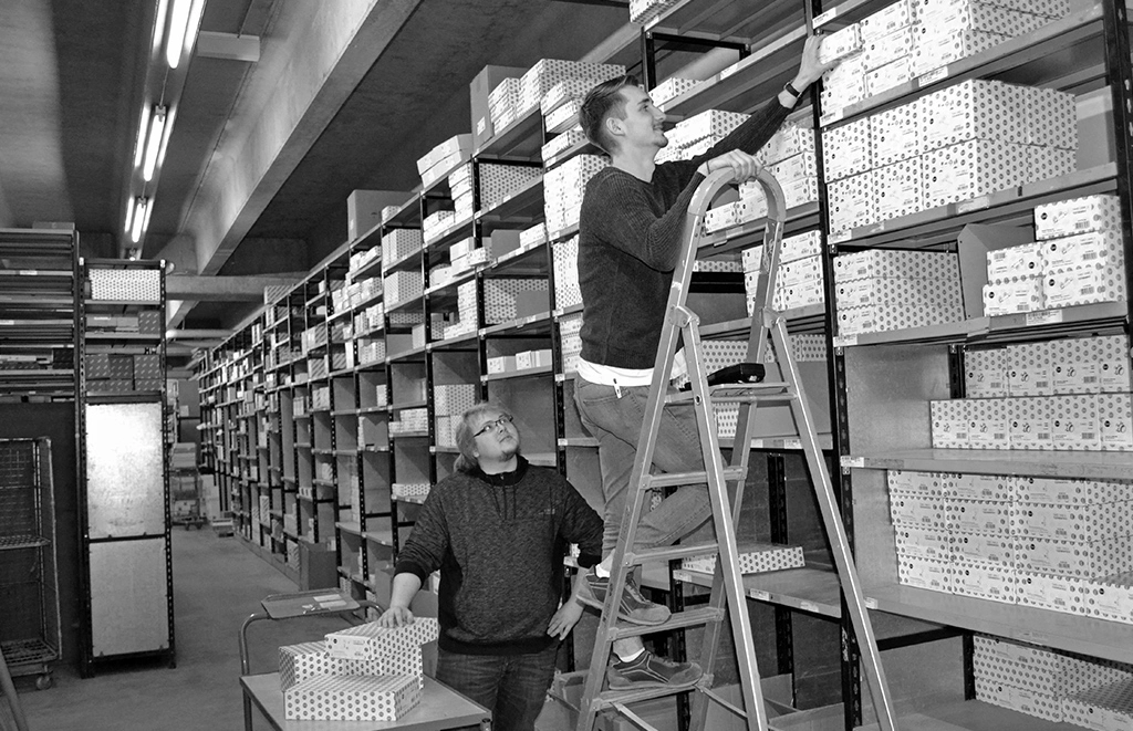 Azubis im Lager - HR-Kampange der Richter & Röhrig GmbH